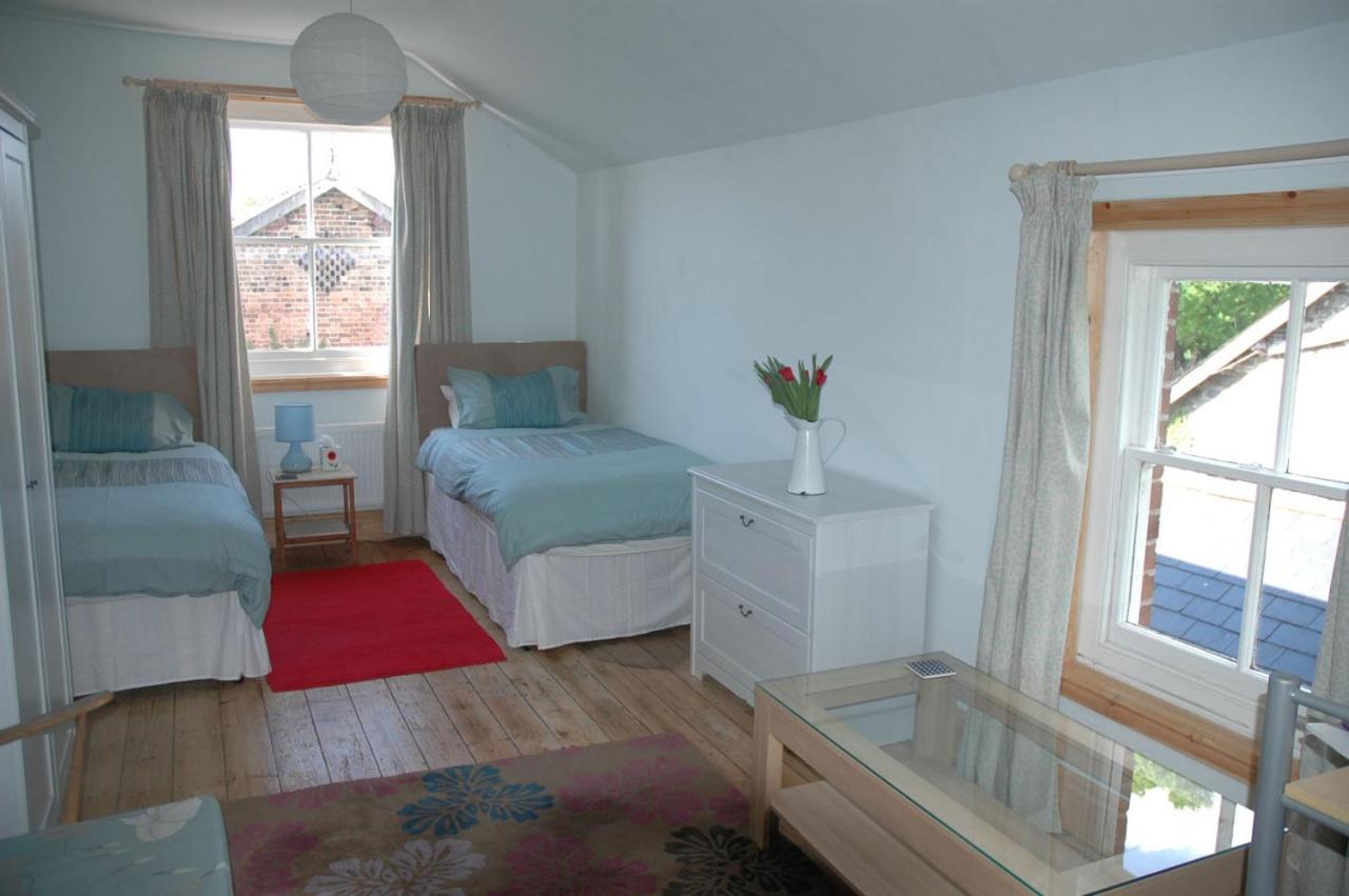 Mid Wales Arts B&B Caersws ภายนอก รูปภาพ