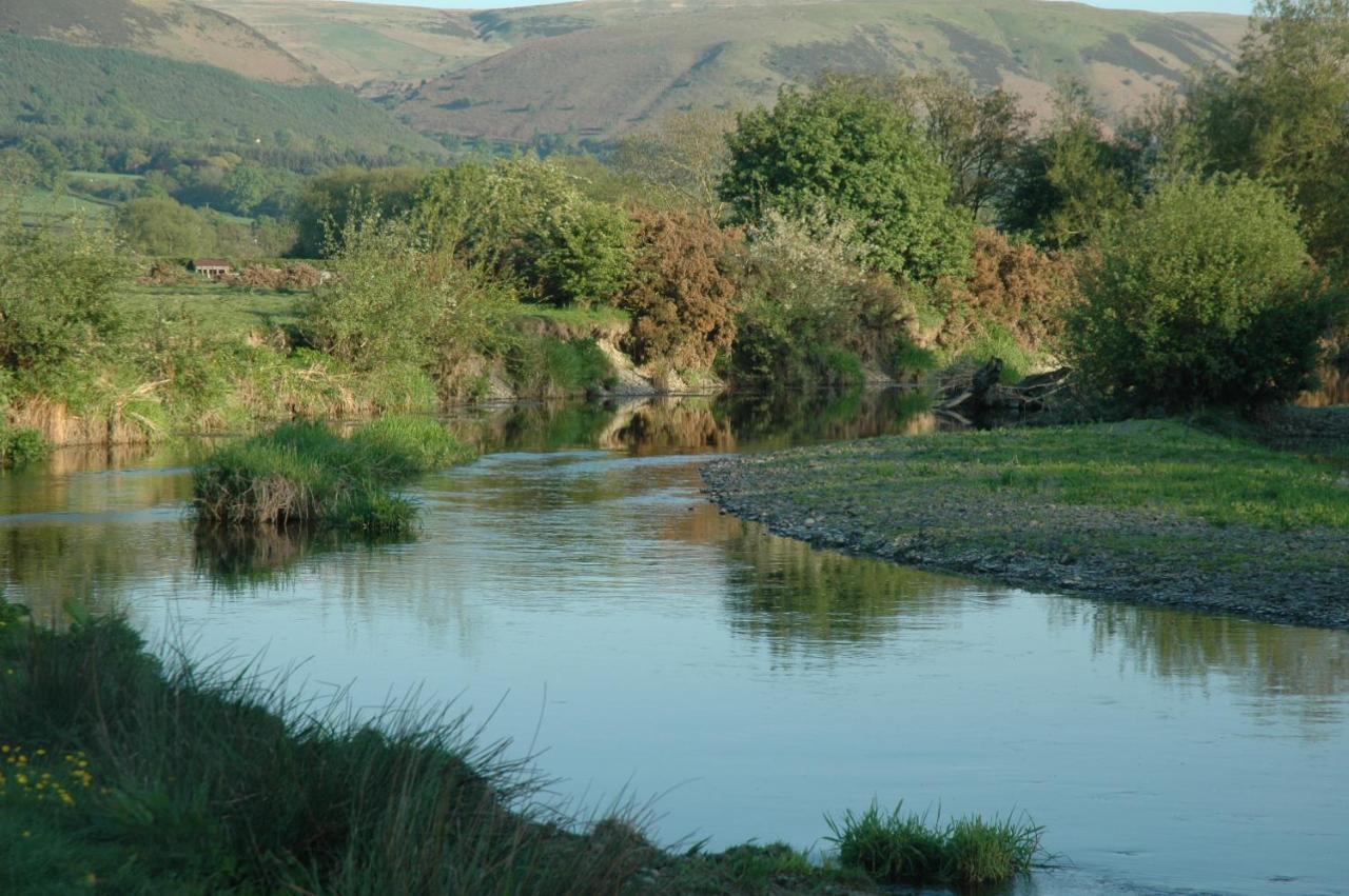 Mid Wales Arts B&B Caersws ภายนอก รูปภาพ