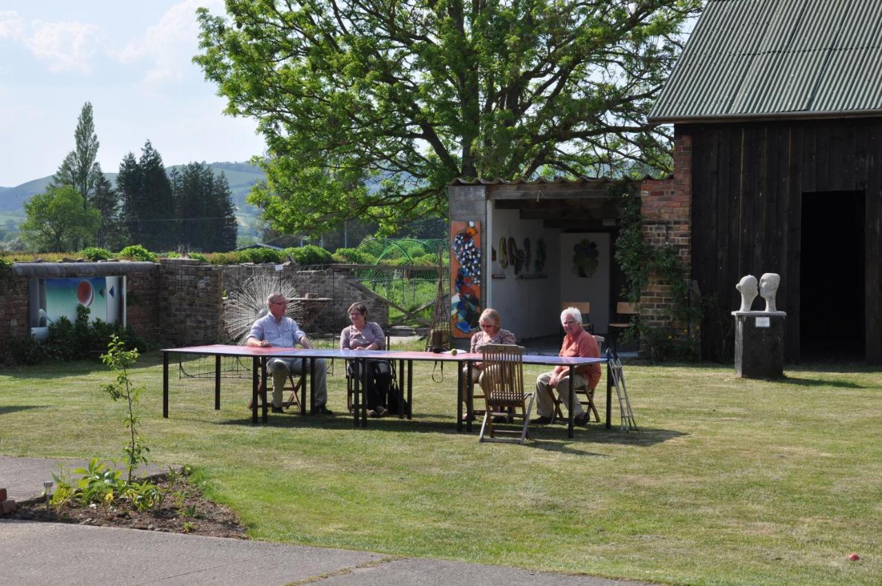 Mid Wales Arts B&B Caersws ภายนอก รูปภาพ